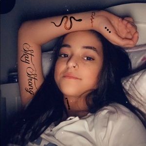 Meet your Posher, Claudia